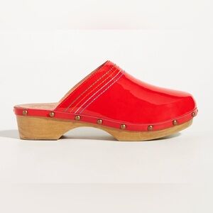 EUC Penelope Chilvers Red Patent Leather Clogs Stitch Made in Spain Size 38 / 7
